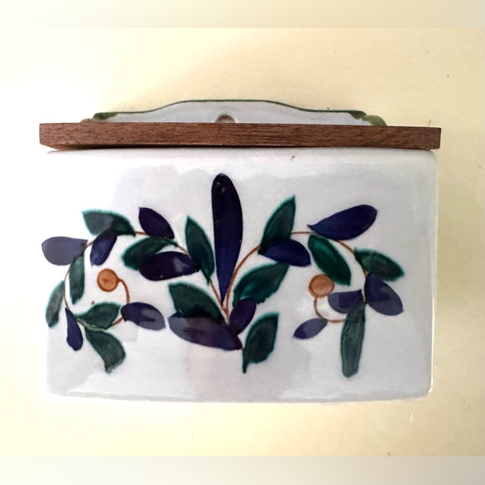 Genin Trudeau Montreal Hand Painted Ceramic Salt Box Wood Keys Lid Floral Japan